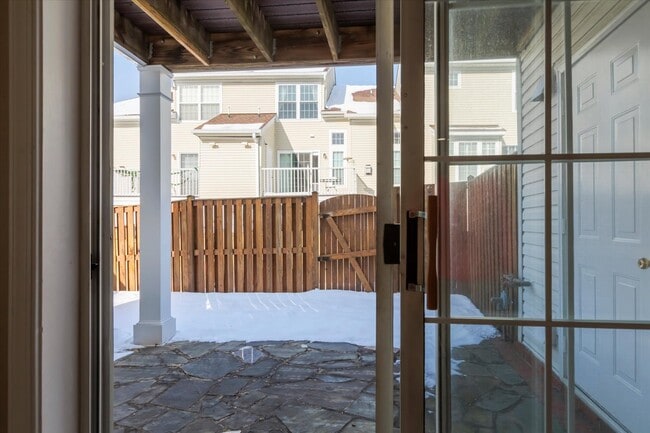 Building Photo - 6601 Netties Ln