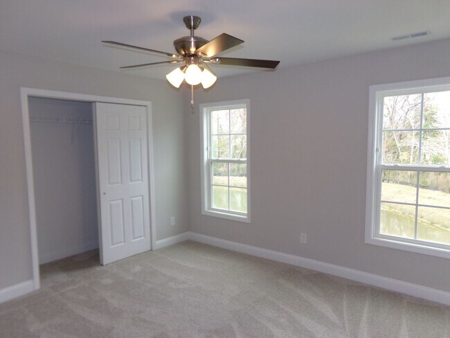 Building Photo - Welcome to Jacks Branch Townhomes – Modern Living in Hubert, NC!
