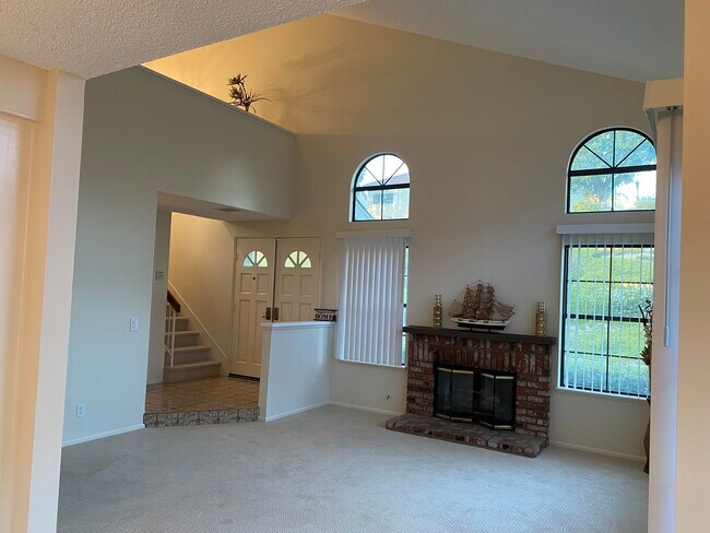 Building Photo - 23411 Via Linda