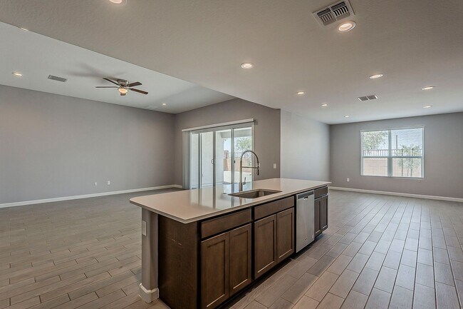 Building Photo - Spacious New-Build Family Home!