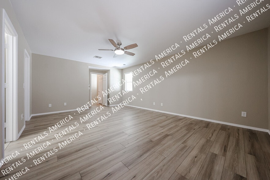 Building Photo - 2472 E Boston St