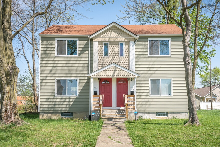 Primary Photo - 1098 E 22nd Ave