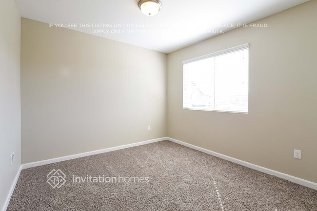 Building Photo - 245 Otter Dr SW