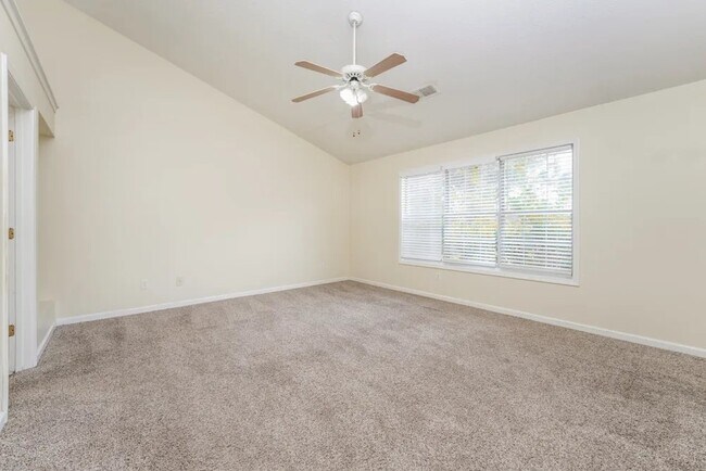 Building Photo - 1421 Fall River Dr