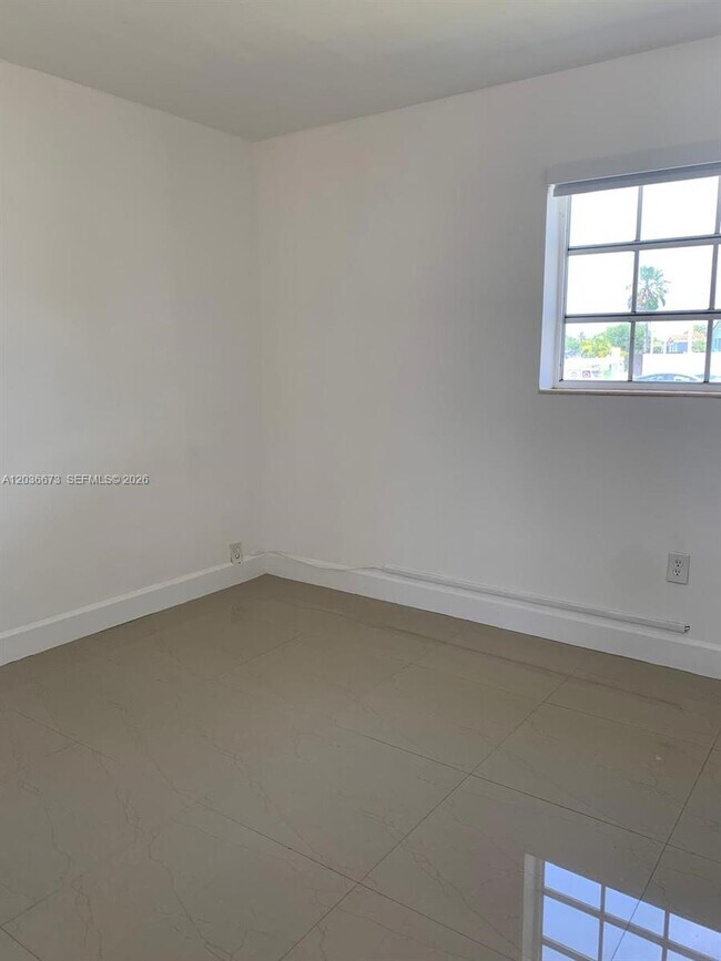 Building Photo - 2025 SW 84th Ct