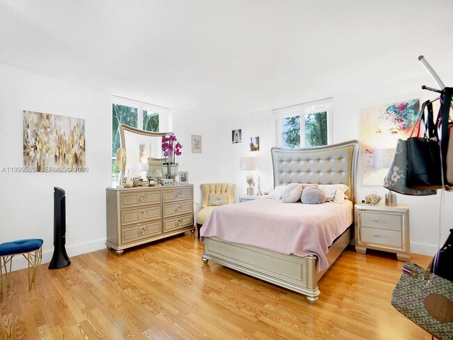 Building Photo - 6841 SW 147th Ave