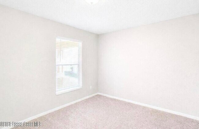 Building Photo - 1196 Goldenrod Cir NE