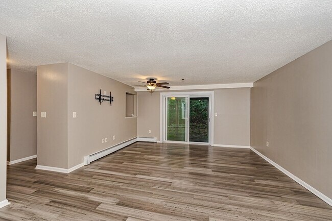Building Photo - 68 Lantern Ln