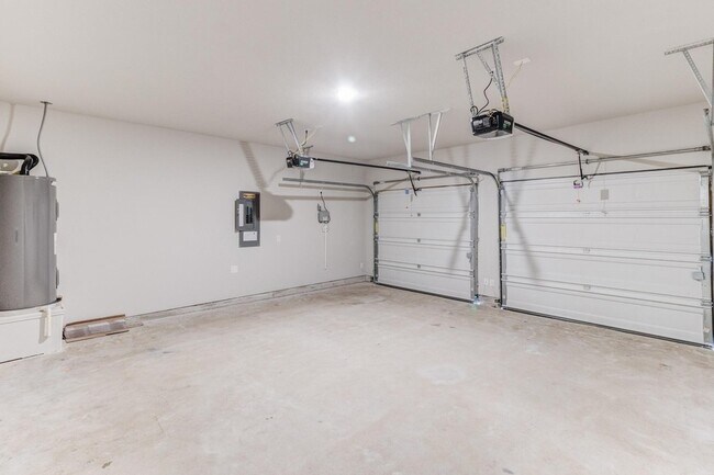 Building Photo - 5933 Revere Dr