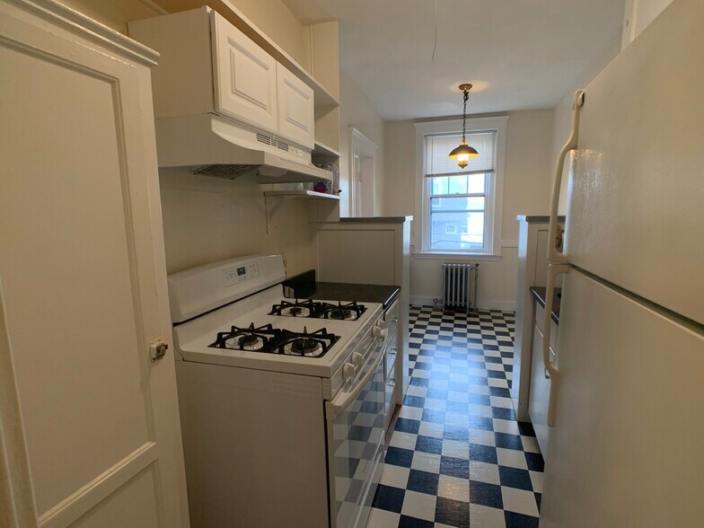 Building Photo - 1945 Commonwealth Ave