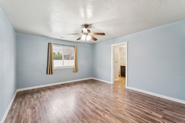 Building Photo - Spacious 4 Bed + Bonus | 3 Bath | 2,760 Sq Ft | Star, Idaho