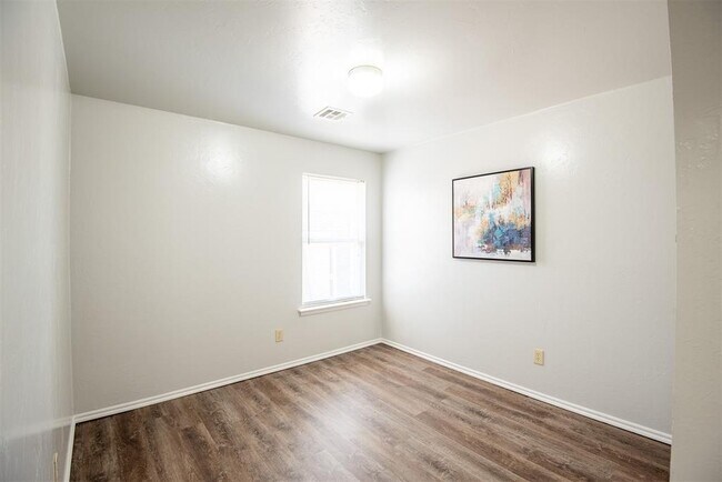 Building Photo - 8109 Frye Ln