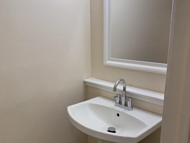Building Photo - 4429 Coopers Creek Dr SE