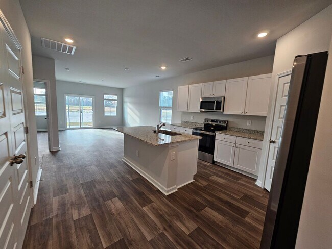 Building Photo - Brunswick Plantation- The Hamptons