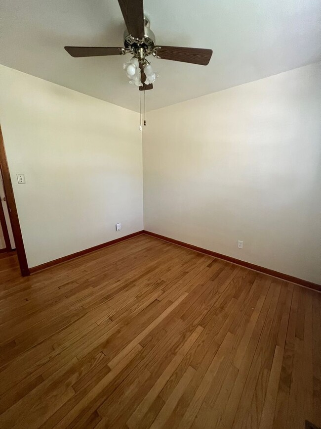 Building Photo - Solid ranch home
