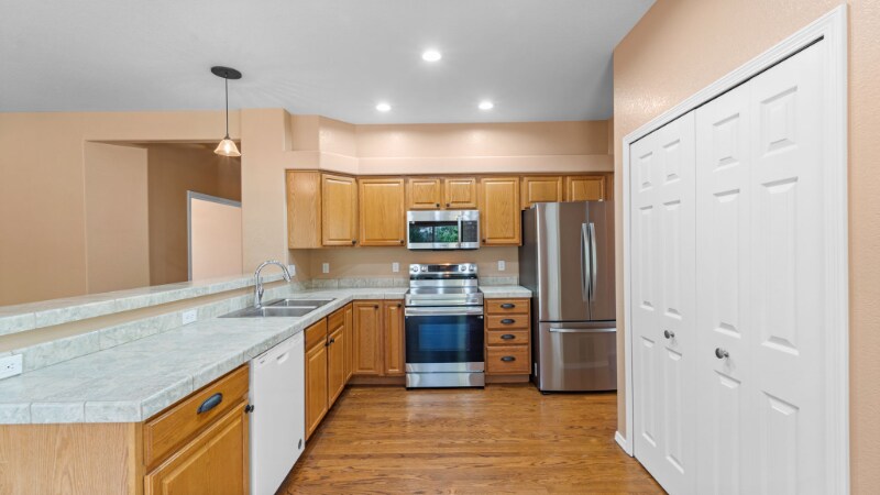 Building Photo - 1628 Lily Lake Dr