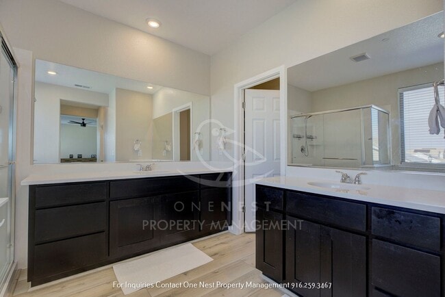Building Photo - Stunning 4-bedroom, 3-bathroom Home in the heart of Lincoln!