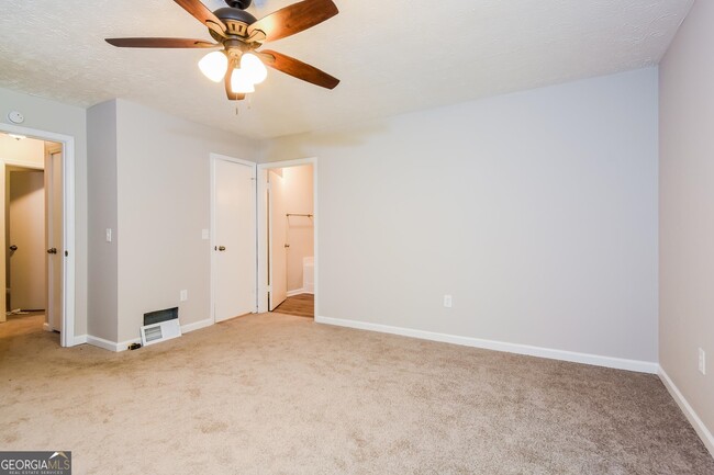 Building Photo - 479 Mill Ln