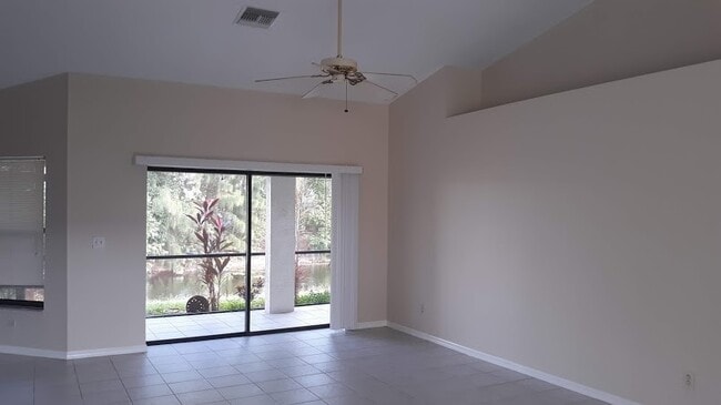 Building Photo - 427 SE 16th St