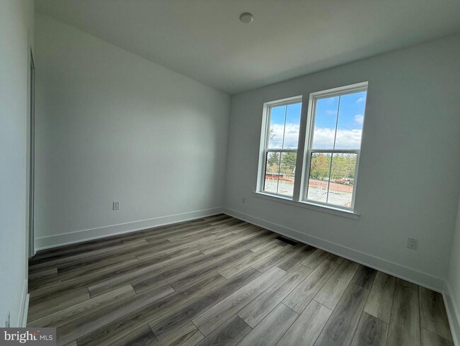 Building Photo - 2103 Donatello Dr