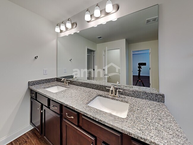 Building Photo - 1300 Ashlyn Ct