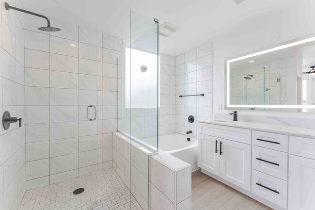 Ariva, San Diego, CA, Deluxe Renovations - Ariva