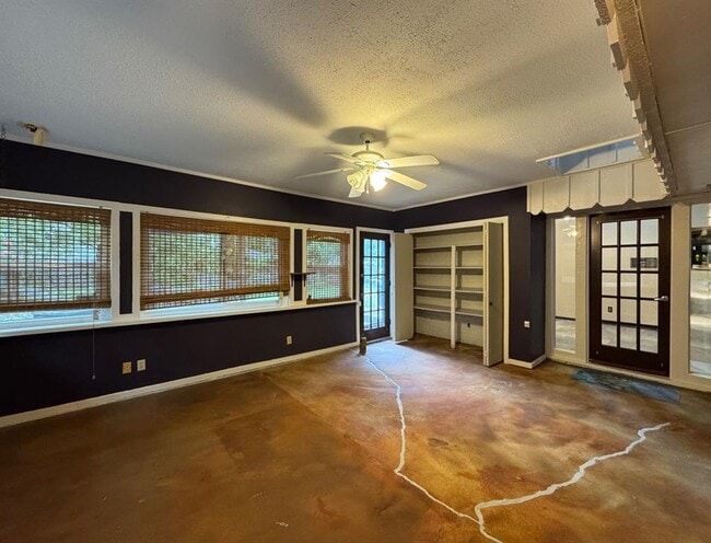 Building Photo - 3604 Jim Robison Dr