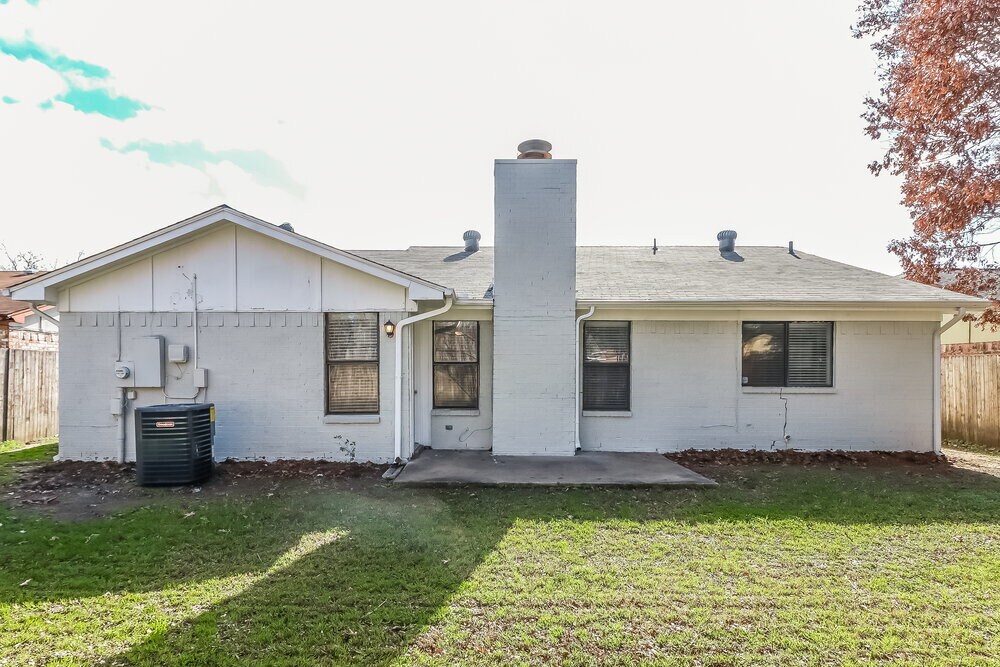 Building Photo - 3713 Longstraw Dr