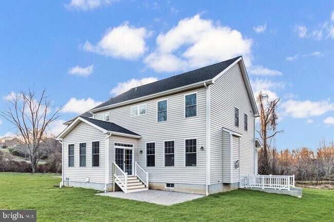 Building Photo - 1201 Regal Ln