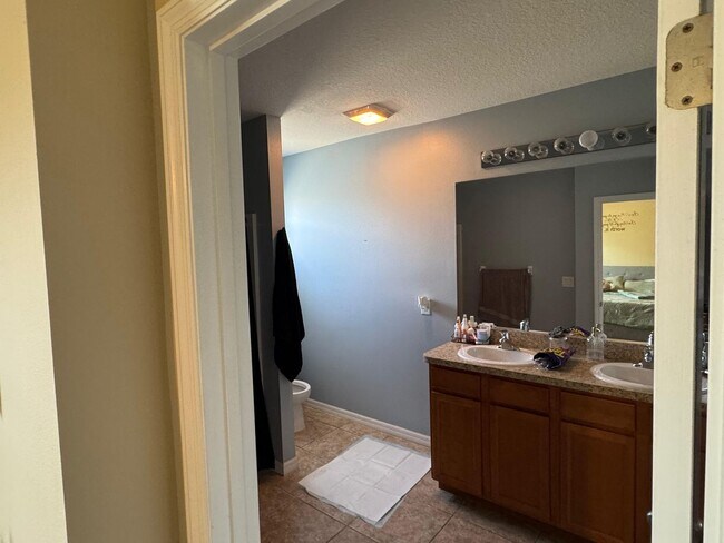Building Photo - Gated Plant City Gem – Fully Upgraded Home- Resort Style Amenities