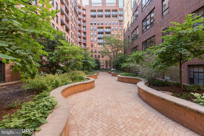 Building Photo - 631 D St NW