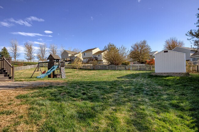 Building Photo - 15405 Fillmore Cir