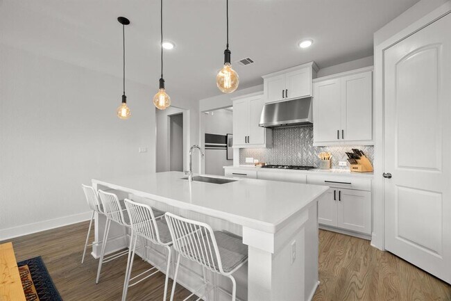 Building Photo - 319 Pecos River Xing