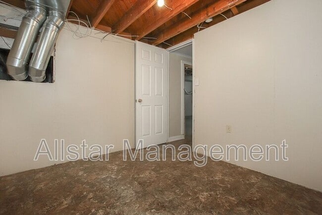 Building Photo - 4607 Lincoln Ave