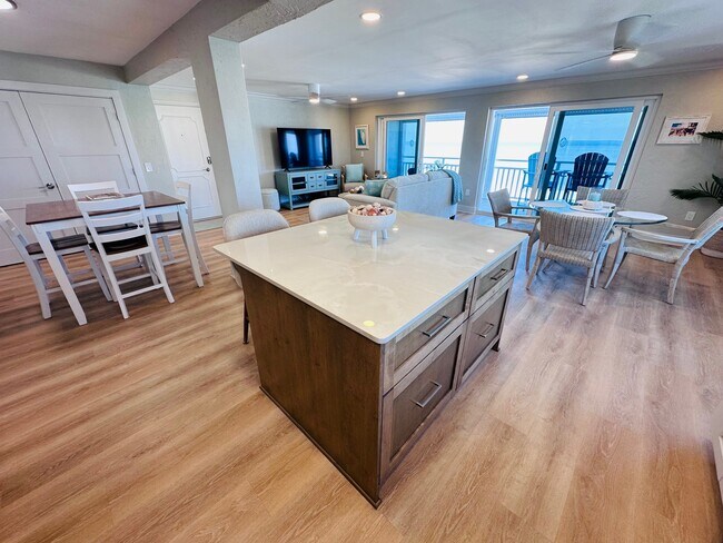 Building Photo - 555 Gulf Way