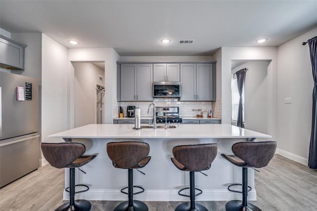 Building Photo - 1069 Norias Dr