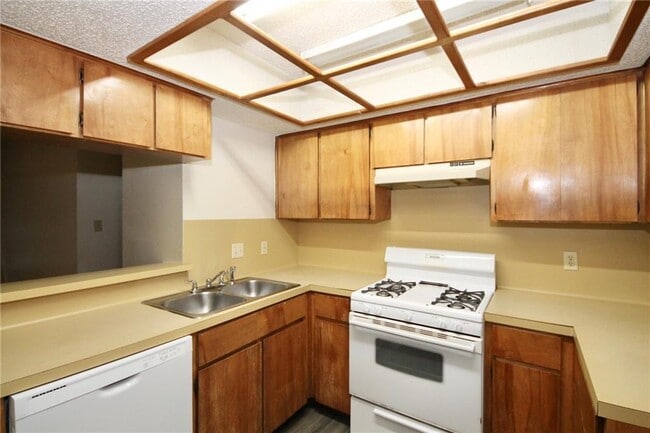 Building Photo - 6710 Hart Ln