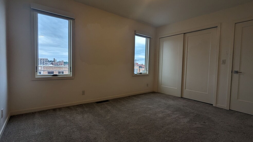Building Photo - 1710 Wyandotte St