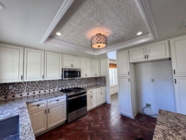 Building Photo - Spacious 5 Bedroom Home in Menifee Lakes with a 3 Car Garage for Lease!