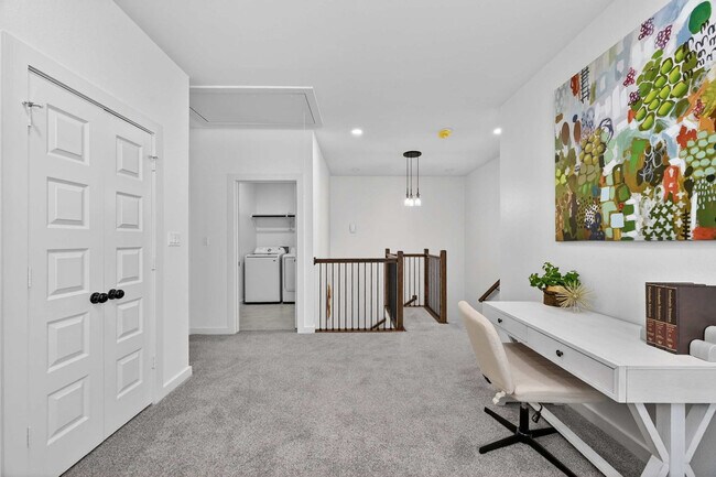 Building Photo - 2912 El Fenice Ln