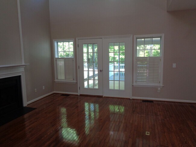 Building Photo - House For Rent in NW Greensboro!
