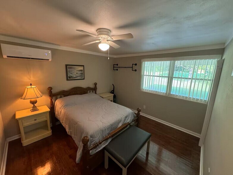Building Photo - 2371 Le Ruth Dr