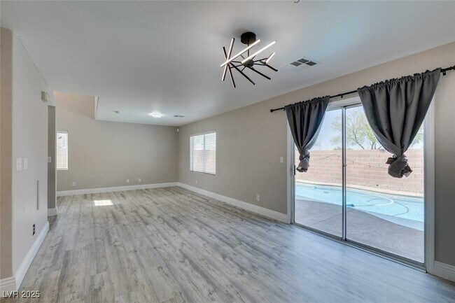 Building Photo - 3792 Autumn King Ave