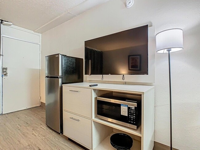 Building Photo - 44199 US-27