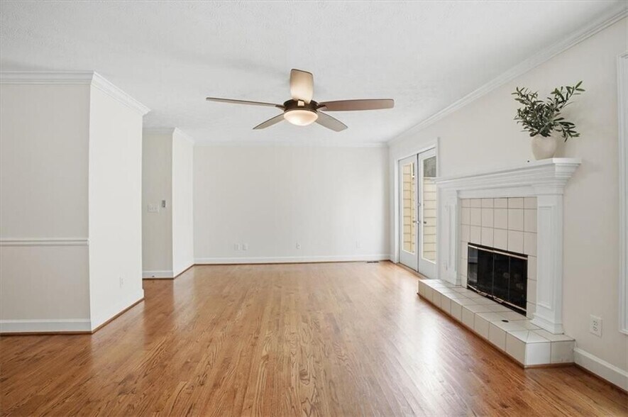 Building Photo - 2600 Holcomb Springs Dr