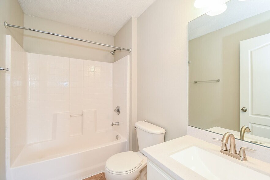 Building Photo - 7068 Beekman Lake Dr