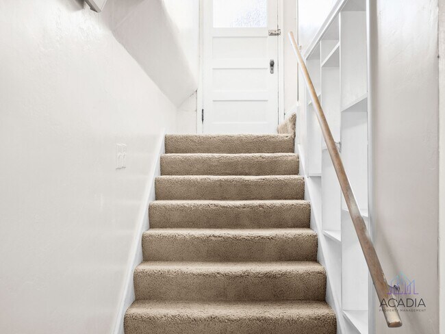 Building Photo - 125 E 600 N