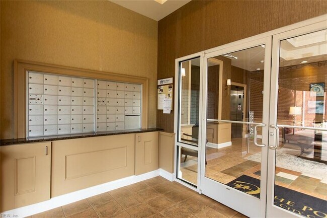 Building Photo - 670 Town Center Dr