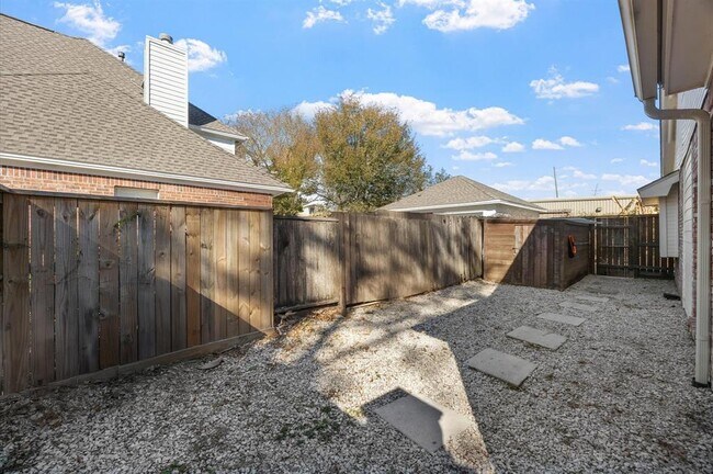 Building Photo - 8430 London Way Dr