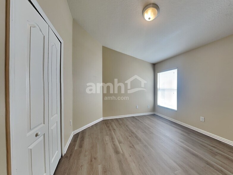 Building Photo - 8467 Quarter Horse Dr